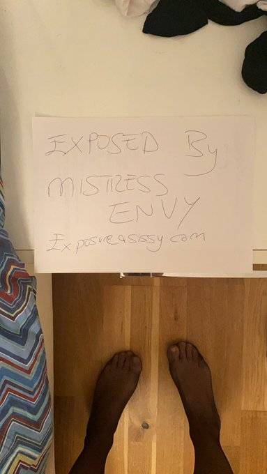 Expose A Sissy TASK HOLD